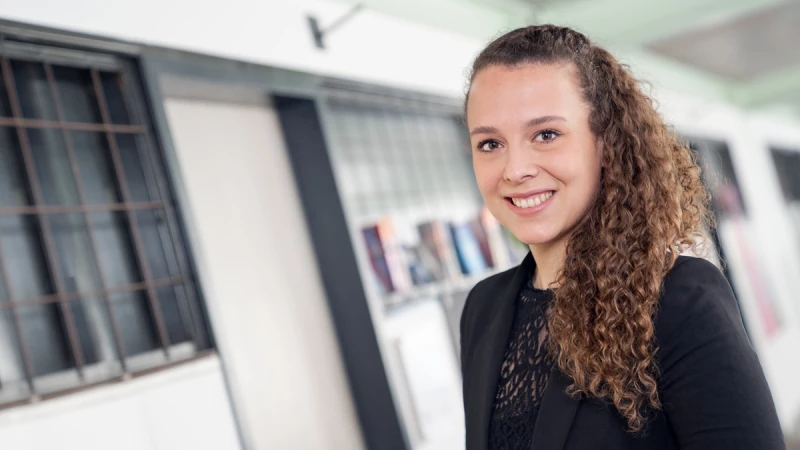 Porträtfoto Paulina Toenne